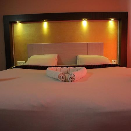 Hotel City Palace อูตี ภายนอก รูปภาพ