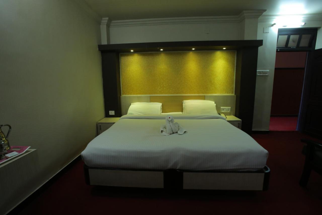 Hotel City Palace อูตี ภายนอก รูปภาพ