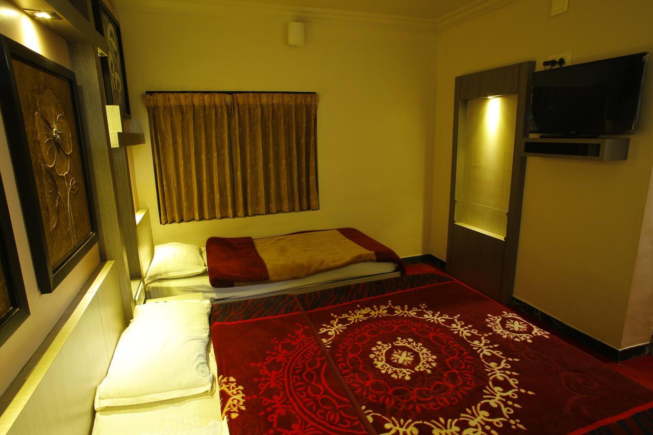 Hotel City Palace อูตี ภายนอก รูปภาพ